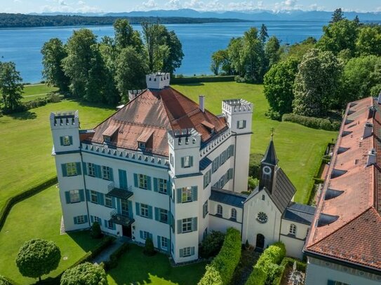 Schloss Possenhofen: Prachtvolle Beletage mit Seeblick samt Dachgeschoss