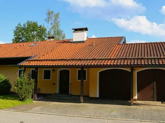 Roitham Gemeinde Seeon-Seebruck Traditionelles Landhaus in zauberhaftem Grundstück