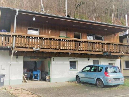 Renovierungsbedürftiges Einfamilienhaus mit ELW in Nohfelden im Bieterverfahren zu verkaufen