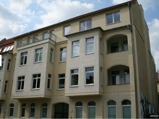 ++ ruhige und helle 2-Raum-Wohnung mit Balkon und EBK in MD Std-Ost ++