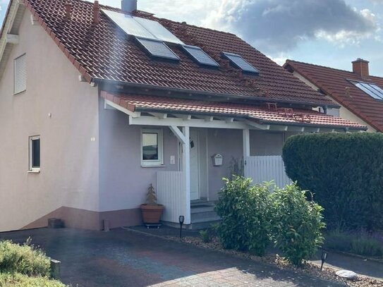 Vockenrot: Neuwertiges Einfamilienhaus zum Sofortbezug!