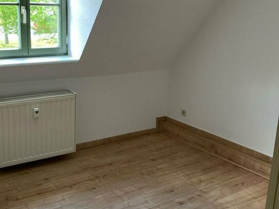Schöne 2-Raum-Wohnung mit offener Küche in Naumburg