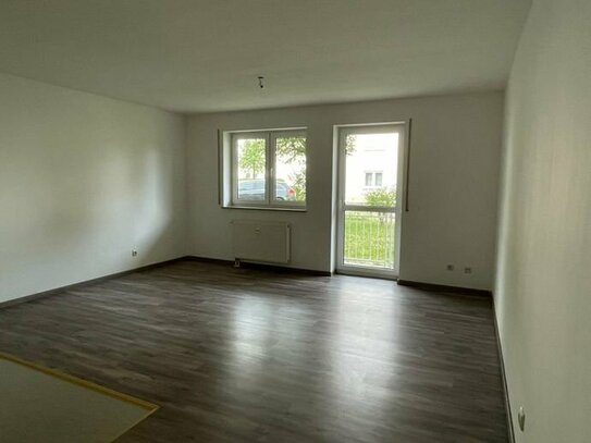 Schöne 1-Zimmerwohnung mit Balkon in Naunhof zu vermieten! Objekt mit Tiefgarage und Aufzug!