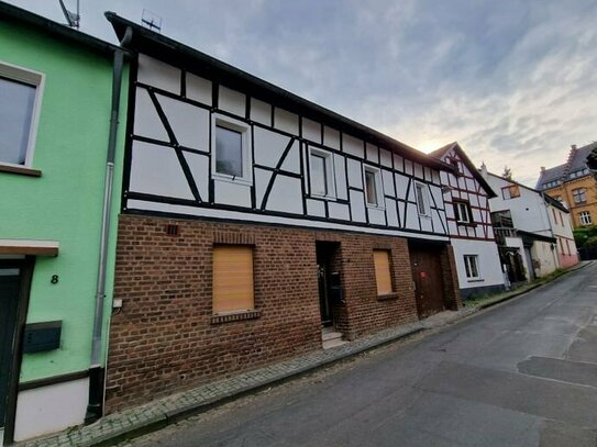 2 Familienhaus in Mechernich-Kommern zum sehr fairen Preis...