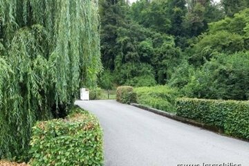 Zauberhaftes Grundstück mit eigenem Wald und Bachlauf in Burghausen