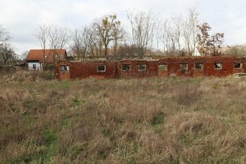 Bauernhaus mit Scheune und grosser Nutzfläche wartet auf Handwerker/Profis zur Vollendung!