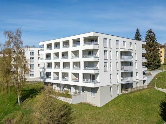 Betreutes Wohnen: Hochwertige 3,5 Zimmer Eigentumswohnung mit Balkon und TG-Stellplatz