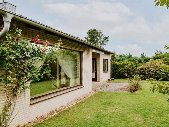 Bungalow mit idyllischem Grundstück