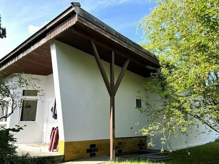 Freundliches, modernisiertes Ferienhaus (Doppelhaushälfte) auf sonnigem Eigenlandgrundstück am Schweriner Außensee!