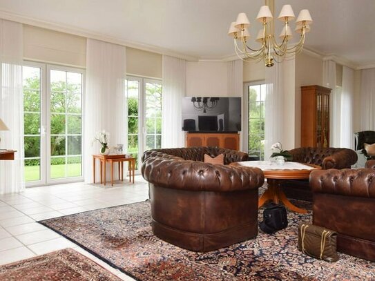 Prächtiges Einfamilienhaus mit opulenter Architektur und luxuriöser Ausstattung!