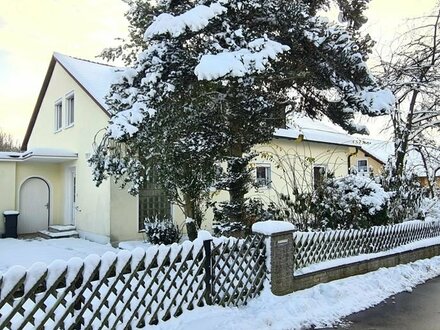 Ein- bis Zweifamilienhaus mit Ausbaupotential in Chammünster zu verkaufen, unverbauter Blick, sehr ruhige Lage