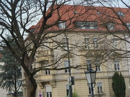 Gepflegtes Mehrfamilienwohnhaus mit Büroanbau und 2 Garagen