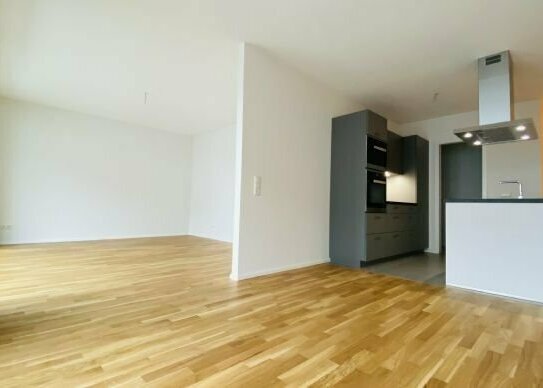 Viel Platz auf insgesamt 132 m² / 3,5-Zimmer-Wohnung mit Südlage / Gäste-Duschbad / offene Küche / 1. OG / 2 Balkone