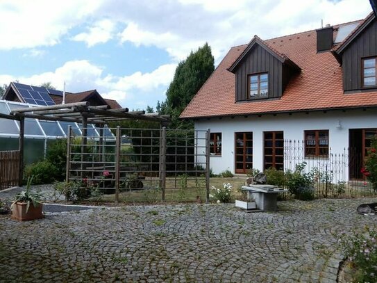 Haus mit Gartenteich - ein Traumhaus im Grünen!