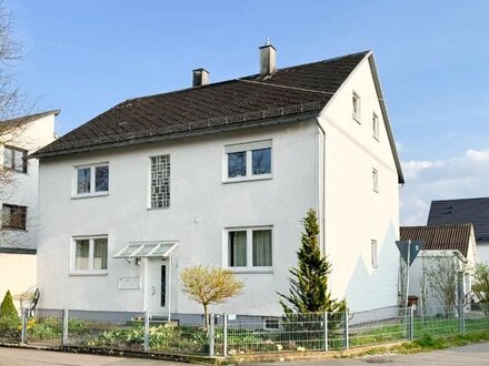 Ulm-Lehr liebevoll gepflegtes Zweifamilienhaus mit 2 Garagen, 2 EBK's, Wintergarten und Balkon