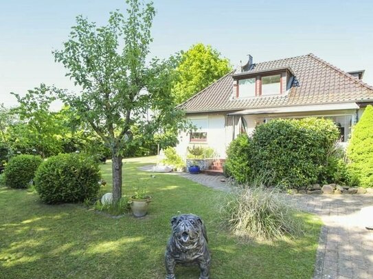 Gepflegtes Einfamilienhaus für Paare mit schönem Garten und Carport in Pönitz