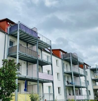 2-Zimmer-Whg. mit EBK und Balkon