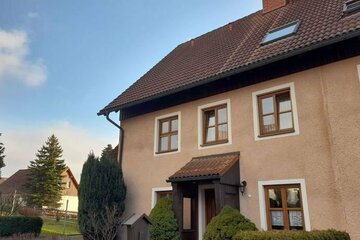 Großzügige Doppelhaushälfte in Olbernhau sucht neue Eigentümer!