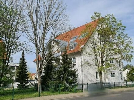 3. Zimmer-Wohnung mit Balkon und Carport