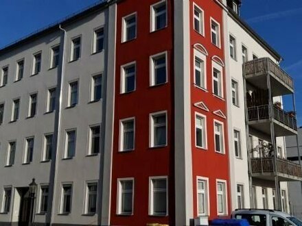 3-Zimmer-Wohnung mit Wohnküche, Badewanne, Dusche, Balkon und Aufzug