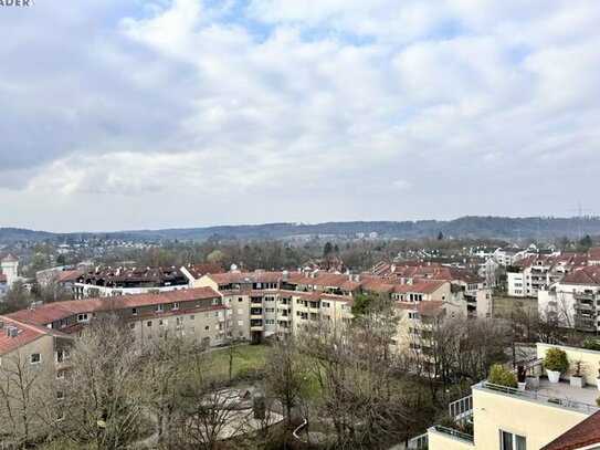 Tolle Dachgeschoß-Wohnung mit Lift und TG- Stellplatz