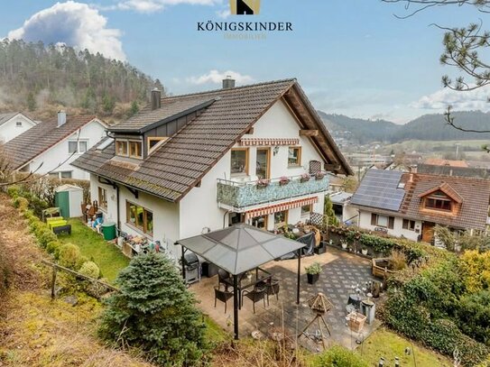 Idyllisches Zweifamilienhaus mit 200 m² Wohnfläche am Feldrand in Oberndorf (Altoberndorf) - Ruhe und Natur pur!