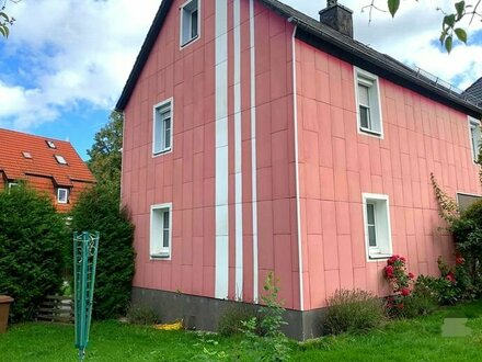 Einfamilienhaus mit wunderschönem Garten