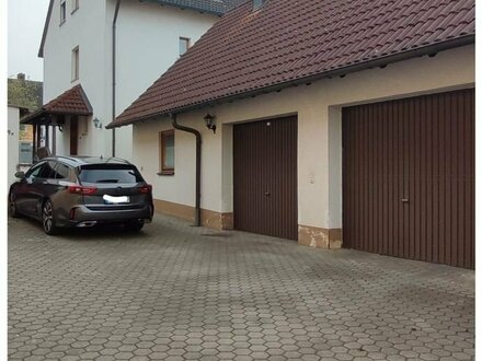 3 Zimmer DG Wohnung mit Küche u. Garage in Weisendorf