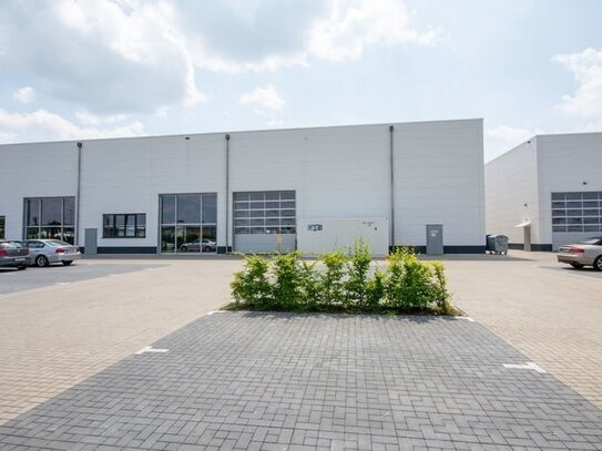 ***553 m² hochwertige Halle mit Büro und Sozialräumen im Industriegebiet***