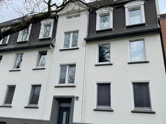 88 m² im gepflegten Altbau mit vier Zimmern und Balkon in Recklinghausen- Nord