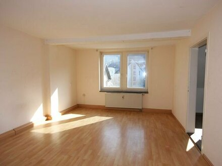 NEU RENOVIERT! 4-Zimmer-Wohnung mit Sicht über Aue