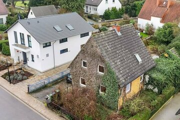 Ein-/Zweifamilienhaus in exzellenter Lage mit großem Garten