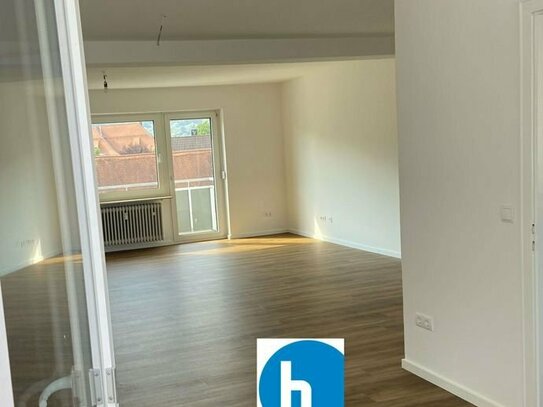 ***Neu Renoviert*** Lichtdurchflutete Wohnung mit Balkon