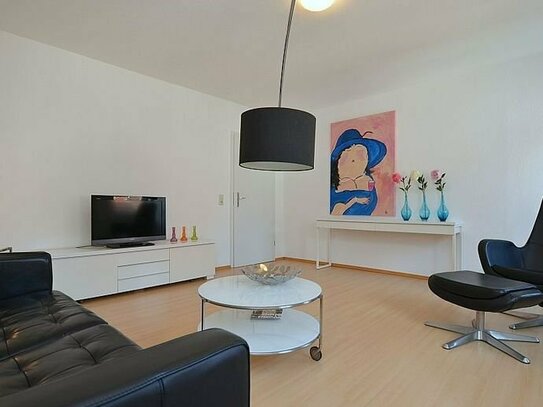 Modern möblierte Wohnung mit Stellplatz in Stuttgart Süd