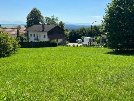 Wunderschönes Grundstück mit Bergblick für EFH oder DH