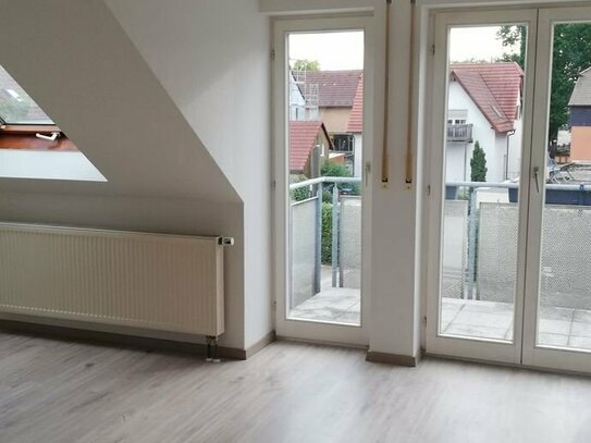 2-Zimmer-Dachgeschosswohnung mit Balkon - provisionsfrei