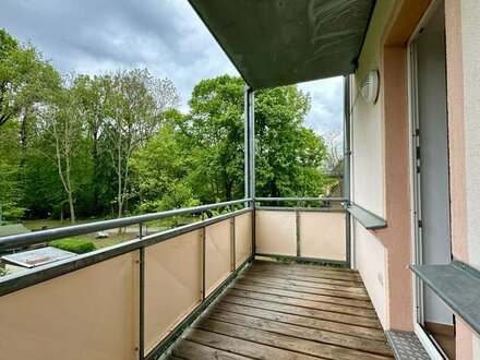 **idyllische Lage** gemütliche 2-Raum Wohnung mit Balkon in Dresden-Lockwitz