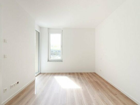 Willkommen in Ihrem neuen Zuhause! 2,5-Zimmer auf 72m² inkl. EBK und Loggia (mind. einer d. Mieter 65+) in Neu-Ulm!