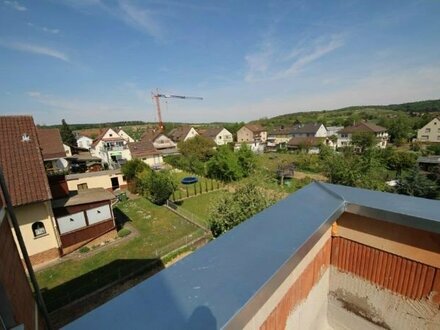 Marko Winter Immobilien - Heidelsheim: gemütliche Dachgeschoss-Wohnung mit hochwertiger Ausstattung