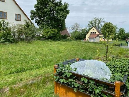 Bebaubares Sahnestückchen für den privaten, als auch den gewerblichen Bereich im Herzen von Gremsdorf!