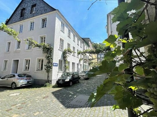 großes und helles Stadthaus / Herrenhaus an der schönen Mosel (vier Wohnungen/App.)