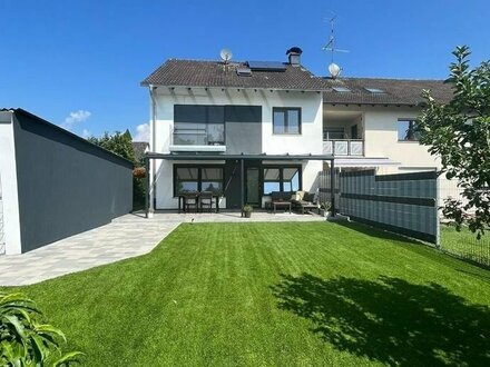 Sehr gepflegte und 2013 kernsanierte Doppelhaushälfte mit Dachgeschosswohnung in Rednitzhembach zu verkaufen. (VHB)