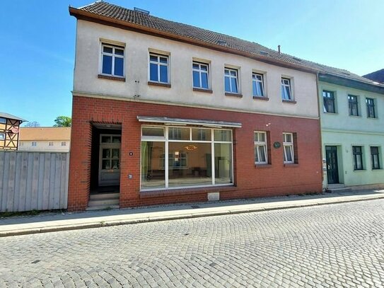 solides Wohn- und Geschäftshaus in zentraler Lage von Stavenhagen