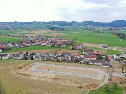 Wohnen in Hunderdorf/Wegern. Voll erschlossene Baugrundstücke von 617-777 qm