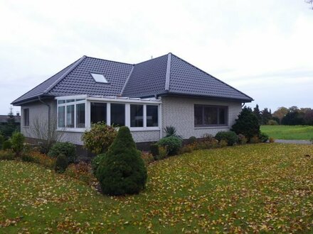 Top saniertes 4 Zimmer Einfamilienhaus mit schönem Wintergarten und tollem Garten in Norderstedt-Glashütte zu vermieten…