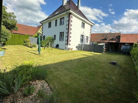 Kernsaniertes Einfamilienhaus mit ca. 175 m2 Wohnfläche und großem Grundstück nahe Brombachsee