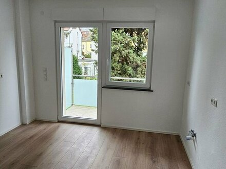 ERSTBEZUG NACH SANIERUNG ++2 ZKB und Balkon+++