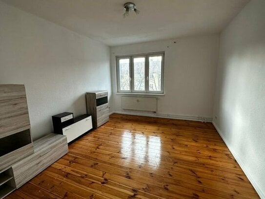 AUSBAUPOTENZIAL! Renovierte 3-Zimmer Wohnung mit Balkon in beliebter Lage von Köpenick