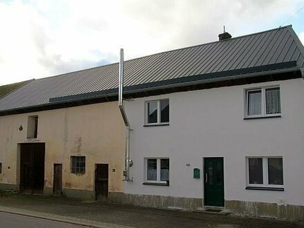 Einfamilienhaus mit Scheune und Garten in ländlicher Umgebung von Landscheid