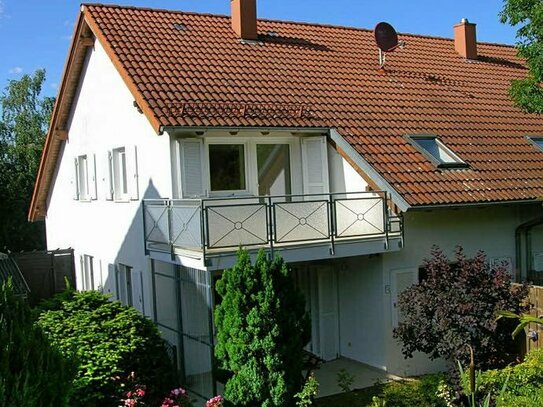 Wettin-Löbejün OT Brachwitz: Doppelhaushälfte in ruhiger Lage, mit Garage & Sauna